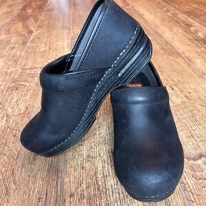 Black Dansko XP size 37